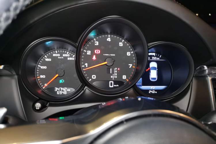 Used Porsche Macan 2017 Macan 2.0T Instrument Cluster
