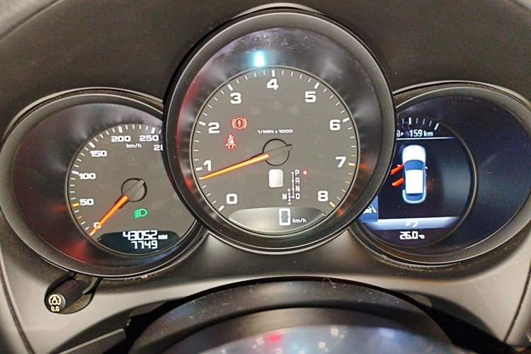 Used Porsche Macan 2017 Macan 2.0T Instrument Cluster