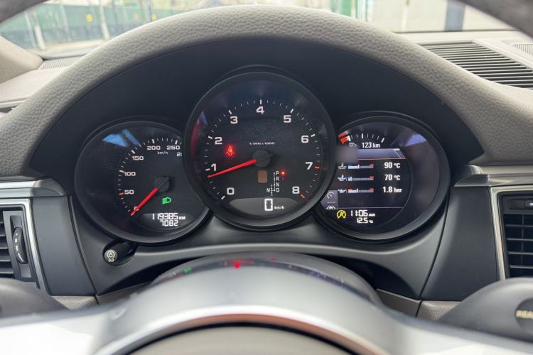 Used Porsche Macan 2017 Macan 2.0T Instrument Cluster