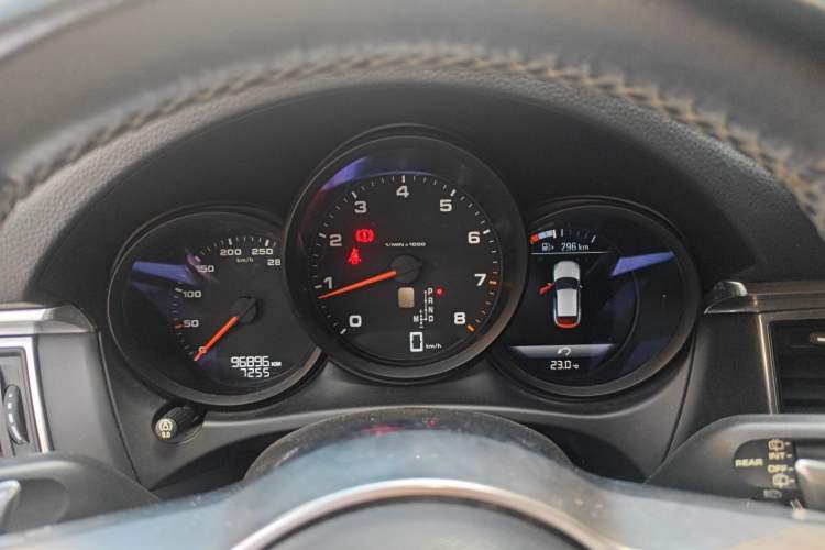 Used Porsche Macan 2017 Macan 2.0T Instrument Cluster