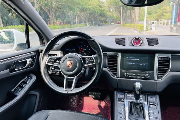 Used Porsche Macan 2017 Macan 2.0T Interior 1