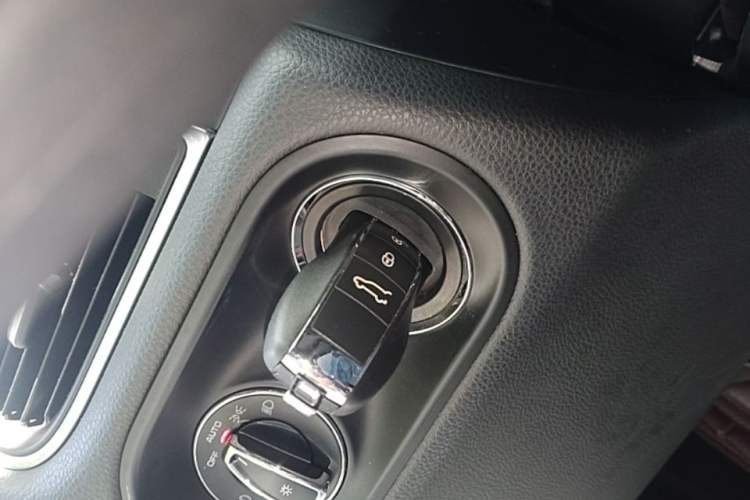 Used Porsche Macan 2017 Macan 2.0T Interior 1