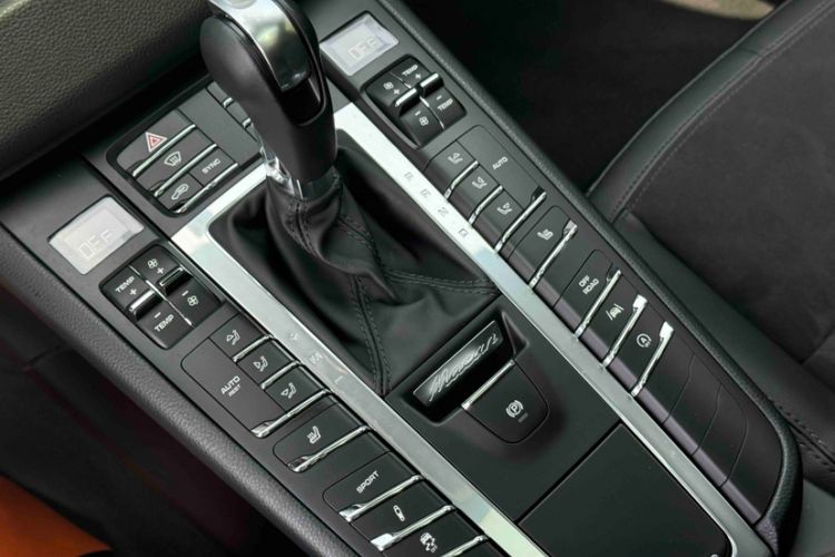 Used Porsche Macan 2017 Macan 2.0T Interior 1