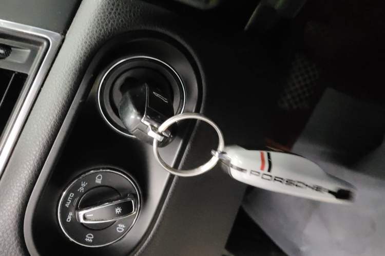 Used Porsche Macan 2017 Macan 2.0T Interior 1