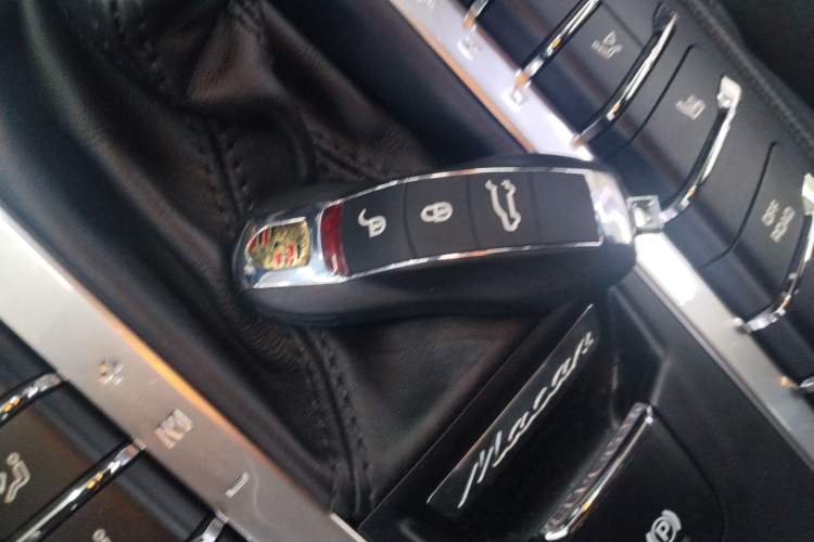 Used Porsche Macan 2017 Macan 2.0T Interior 1