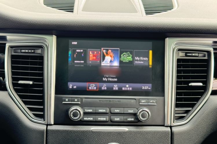Used Porsche Macan 2017 Macan S 3.0T Interior 10