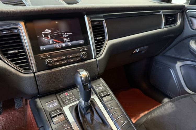 Used Porsche Macan 2017 Macan 2.0T Interior 10