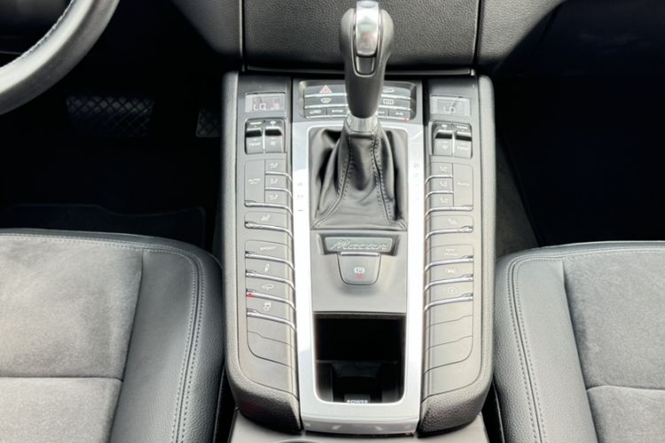 Used Porsche Macan 2017 Macan S 3.0T Interior 14