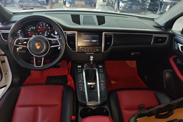 Used Porsche Macan 2017 Macan 2.0T Interior 2