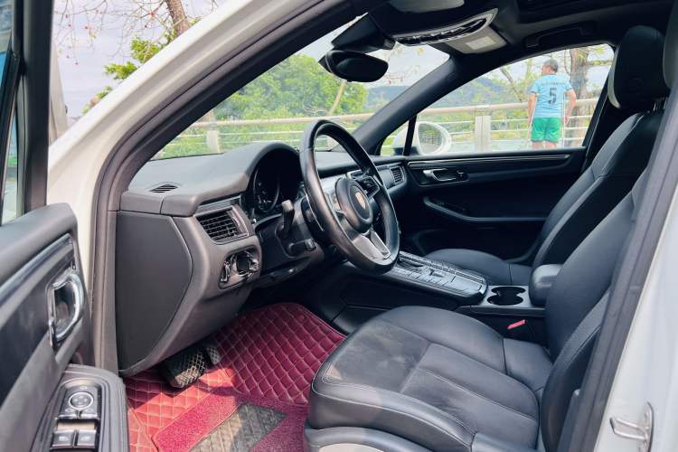 Used Porsche Macan 2017 Macan 2.0T Interior 2