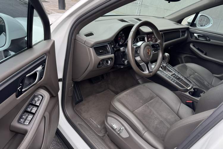 Used Porsche Macan 2017 Macan 2.0T Interior 2