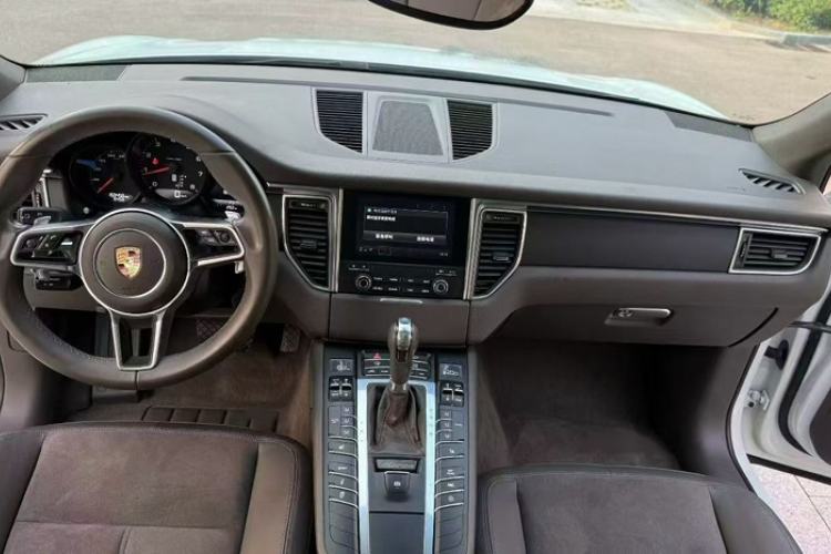 Used Porsche Macan 2017 Macan 2.0T Interior 2