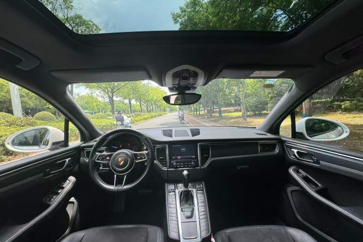 Used Porsche Macan 2017 Macan 2.0T Interior 2
