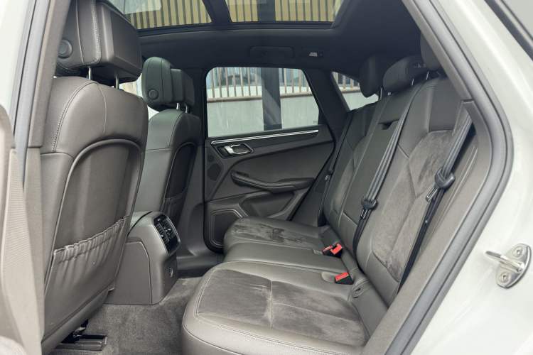 Used Porsche Macan 2017 Macan 2.0T Interior 2