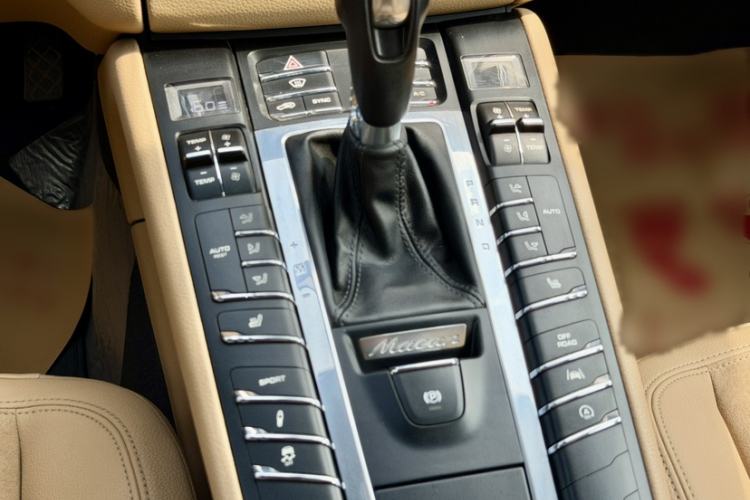 Used Porsche Macan 2017 Macan 2.0T Interior 2