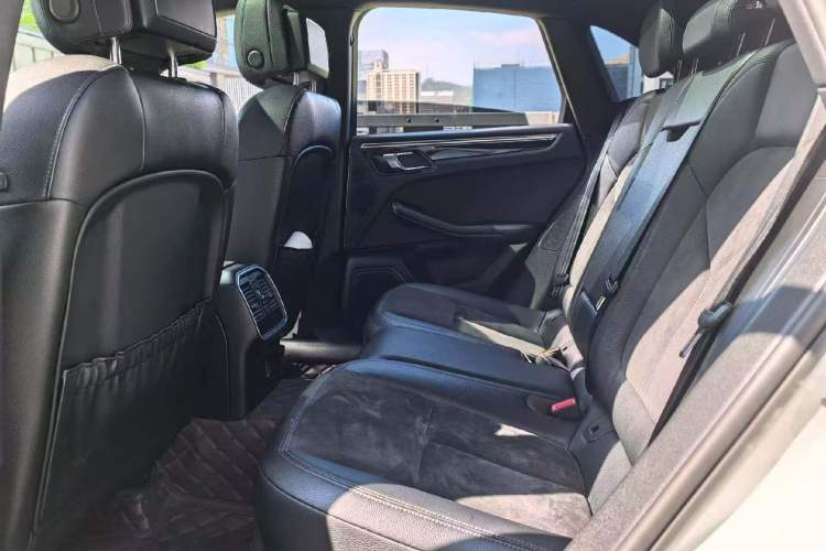 Used Porsche Macan 2017 Macan 2.0T Interior 2