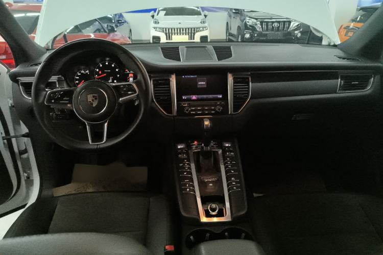 Used Porsche Macan 2017 Macan 2.0T Interior 2