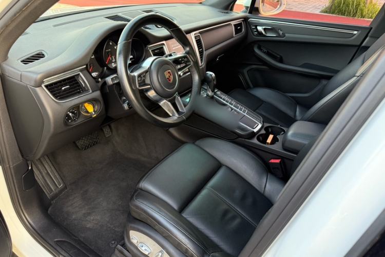 Used Porsche Macan 2017 Macan 2.0T Interior 2