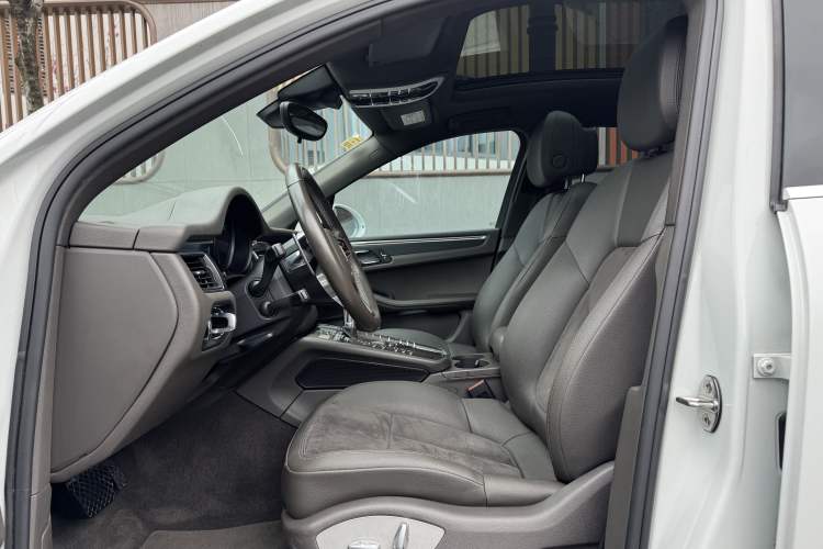 Used Porsche Macan 2017 Macan 2.0T Interior 3