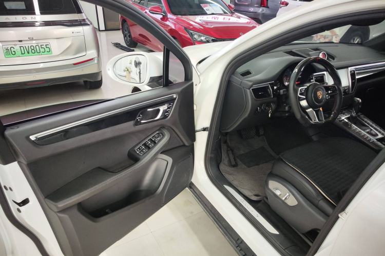 Used Porsche Macan 2017 Macan S 3.0T Interior 3