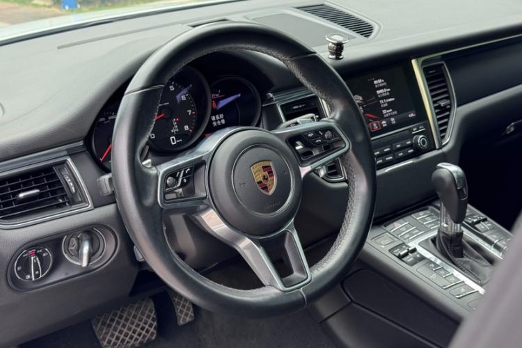 Used Porsche Macan 2017 Macan 2.0T Interior 3