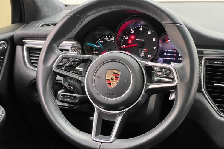 Used Porsche Macan 2017 Macan 2.0T Interior 3