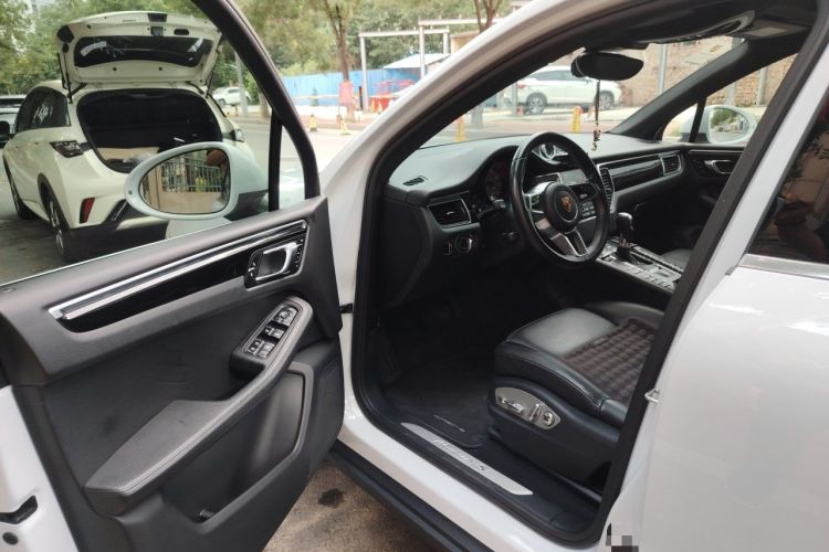 Used Porsche Macan 2017 Macan S 3.0T Interior 3