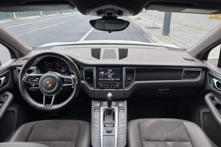 Used Porsche Macan 2017 Macan 2.0T Interior 3