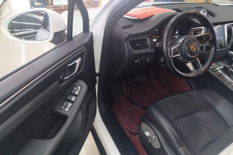 Used Porsche Macan 2017 Macan 2.0T Interior 3