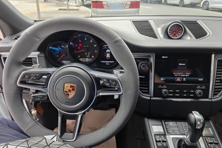 Used Porsche Macan 2017 Macan 2.0T Interior 3