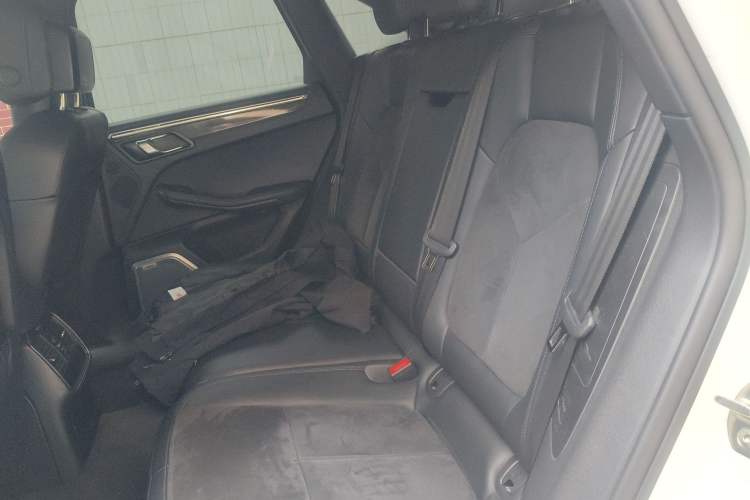 Used Porsche Macan 2017 Macan 2.0T Interior 4