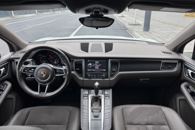 Used Porsche Macan 2017 Macan 2.0T Interior 4