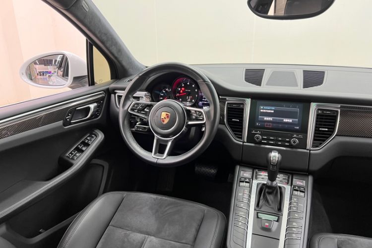 Used Porsche Macan 2017 Macan 2.0T Interior 4