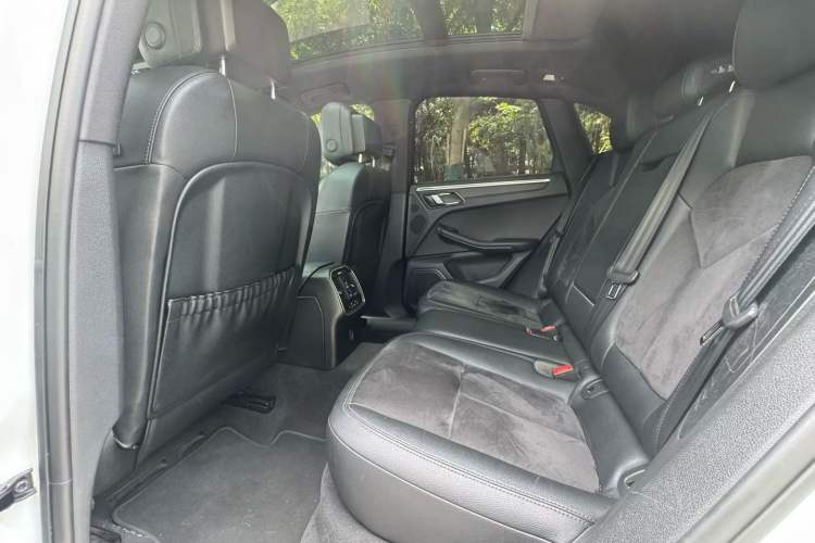 Used Porsche Macan 2017 Macan 2.0T Interior 4