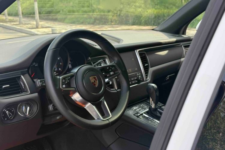 Used Porsche Macan 2017 Macan 2.0T Interior 4