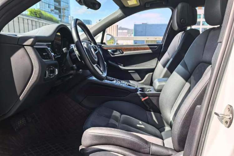 Used Porsche Macan 2017 Macan 2.0T Interior 4