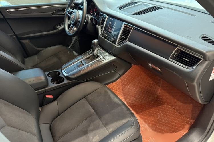 Used Porsche Macan 2017 Macan 2.0T Interior 4