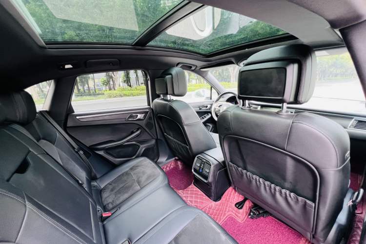 Used Porsche Macan 2017 Macan 2.0T Interior 5