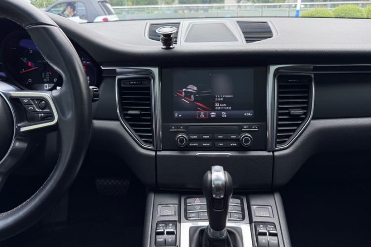 Used Porsche Macan 2017 Macan 2.0T Interior 5