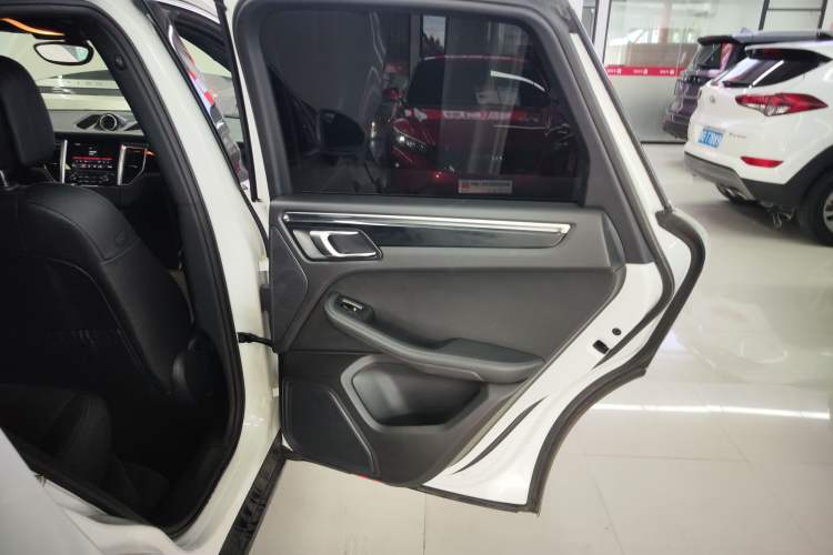 Used Porsche Macan 2017 Macan S 3.0T Interior 6