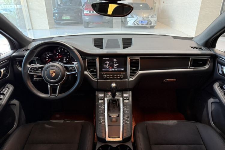 Used Porsche Macan 2017 Macan 2.0T Interior 6