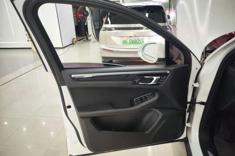 Used Porsche Macan 2017 Macan S 3.0T Interior 7