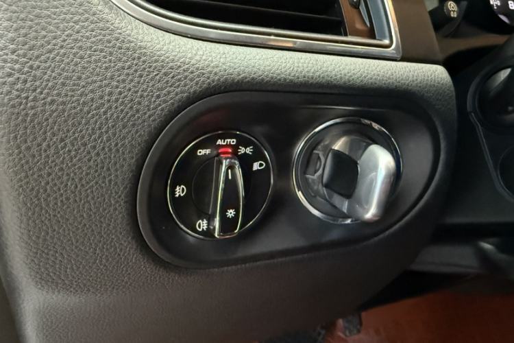Used Porsche Macan 2017 Macan 2.0T Interior 8