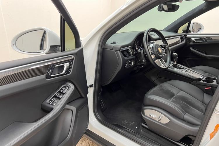 Used Porsche Macan 2017 Macan 2.0T Interior 9