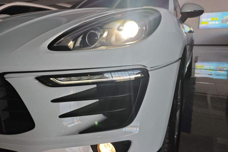 Used Porsche Macan 2017 Macan 2.0T Left Front Headlight