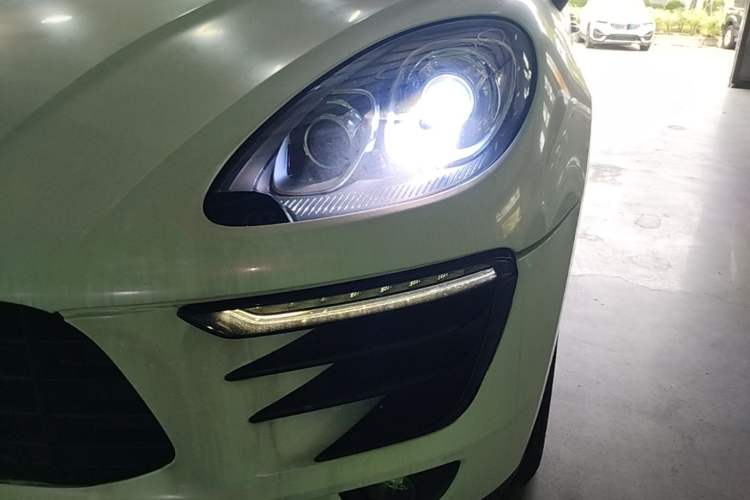 Used Porsche Macan 2017 Macan 2.0T Left Front Headlight