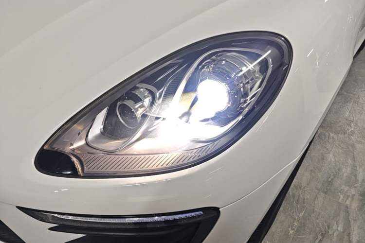 Used Porsche Macan 2017 Macan 2.0T Left Front Headlight
