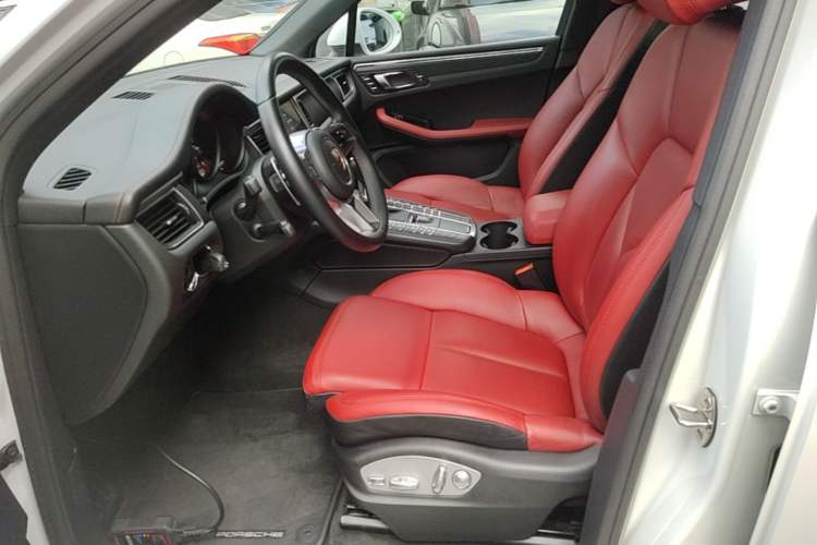 Used Porsche Macan 2017 Macan 2.0T Left Front Seat