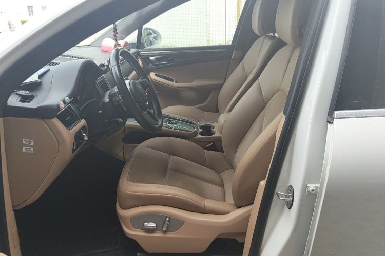 Used Porsche Macan 2017 Macan 2.0T Left Front Seat