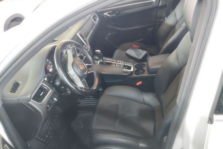 Used Porsche Macan 2017 Macan 2.0T Left Front Seat